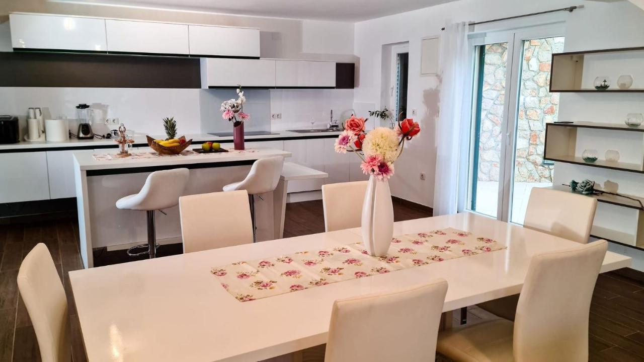 Villa Relax , With Seaview And Two Pools Near Beach Starigrad (Kvarner) Exterior foto