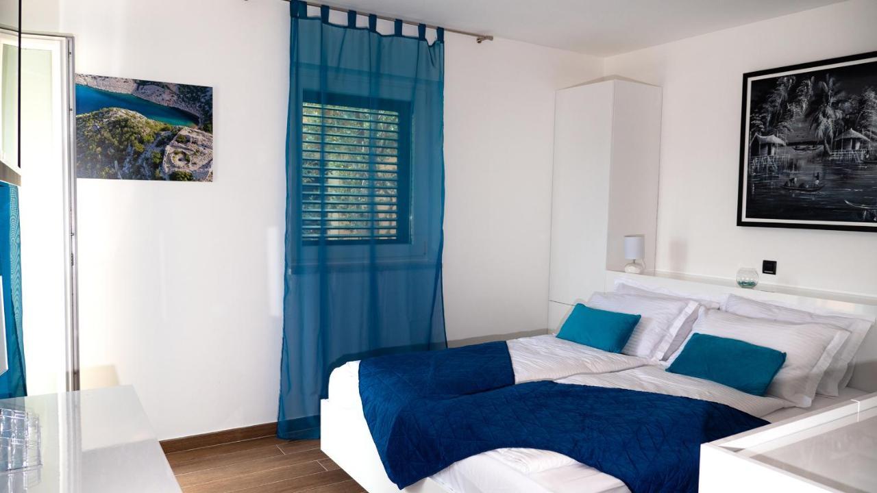 Villa Relax , With Seaview And Two Pools Near Beach Starigrad (Kvarner) Exterior foto