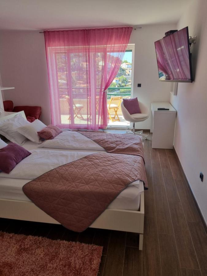 Villa Relax , With Seaview And Two Pools Near Beach Starigrad (Kvarner) Exterior foto