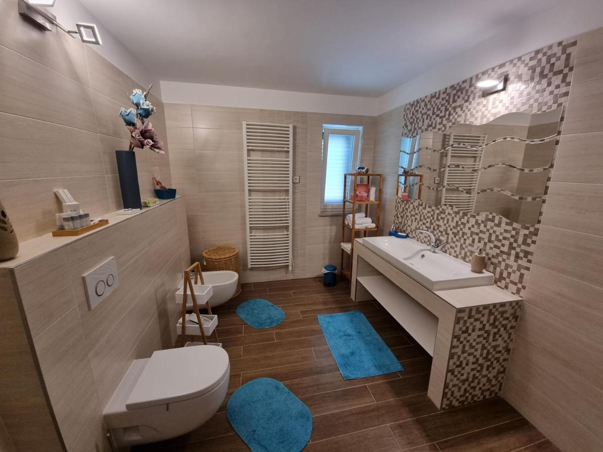 Villa Relax , With Seaview And Two Pools Near Beach Starigrad (Kvarner) Exterior foto
