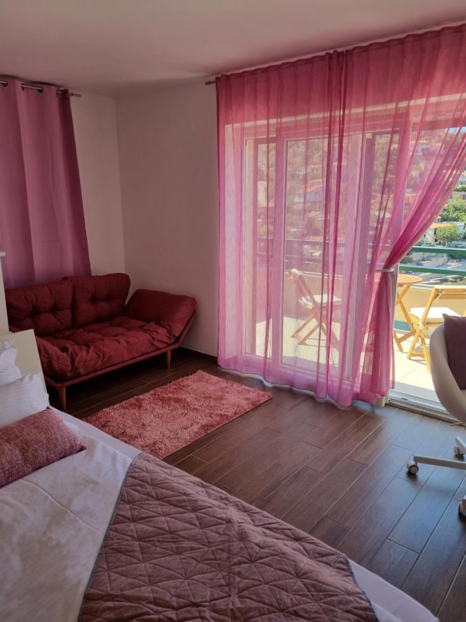 Villa Relax , With Seaview And Two Pools Near Beach Starigrad (Kvarner) Exterior foto